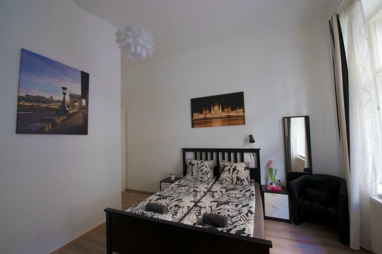 No. 11 Apartment With 2 Bathrooms Next To Railway Station 부다페스트 외부 사진